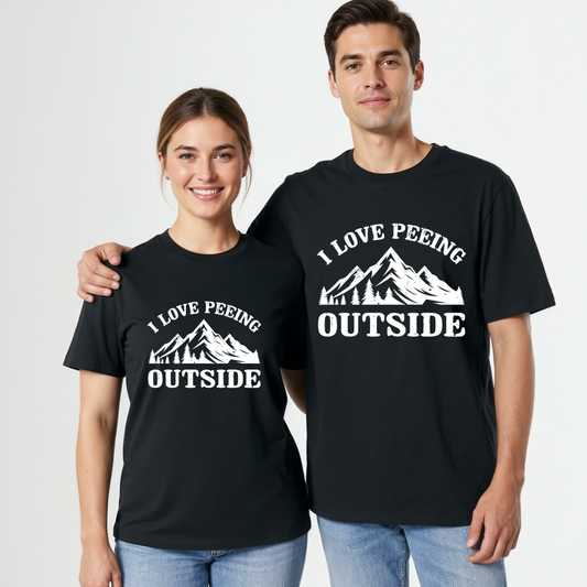 Unisex Bio T-Shirt Peeing outside