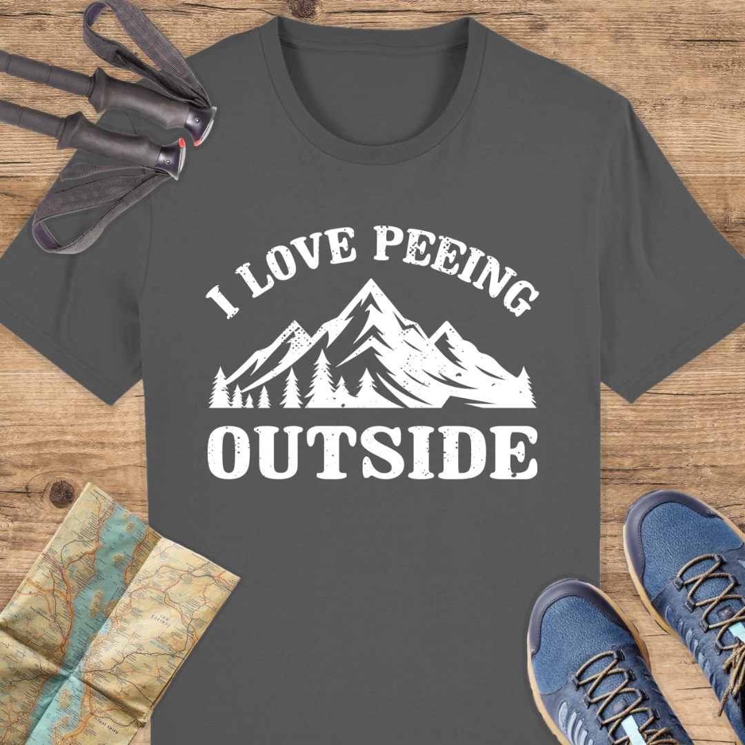 Unisex Bio T-Shirt Peeing outside